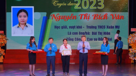 Tuyên dương 611 học sinh, sinh viên “Học giỏi-Vượt khó” năm 2023