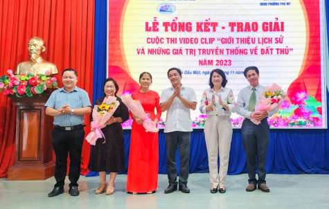 Trao giải cuộc thi video clip “Giới thiệu lịch sử và những giá trị truyền thống về đất Thủ”