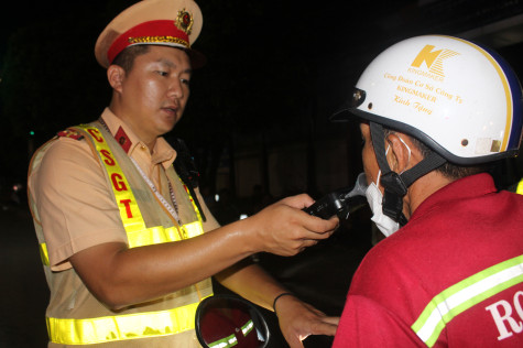 Công an TP.Tân Uyên: Thực hiện có hiệu quả các chuyên đề xử lý vi phạm