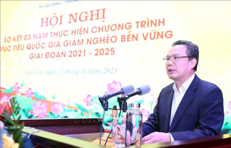 Phấn đấu đến cuối năm 2025, tỷ lệ hộ nghèo cả nước còn khoảng 0,9%