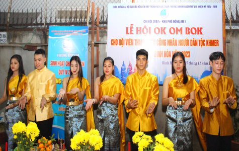 Thanh niên công nhân vui cùng lễ hội Ok Om Bok