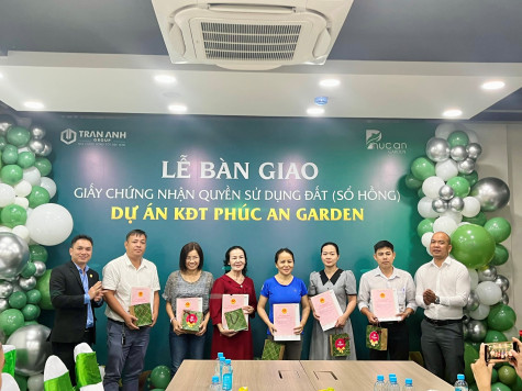 Tran Anh Group bàn giao sổ hồng đợt 1 cho cư dân Phúc An Garden