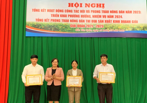 Hướng tới xây dựng nhóm liên kết nông dân sản xuất, kinh doanh giỏi chuyên hoặc đa ngành