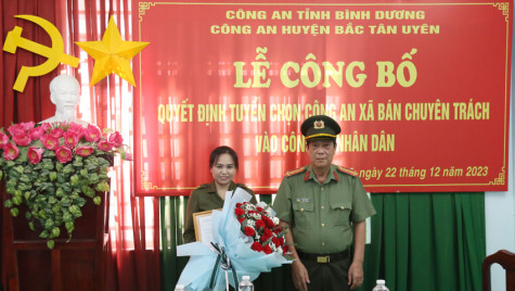 Công an tỉnh: Công bố quyết định tuyển chọn công an xã bán chuyên trách vào Công an nhân dân