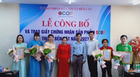 TX.Bến Cát: Trao giấy chứng nhận phân hạng sản phẩm OCOP năm 2023