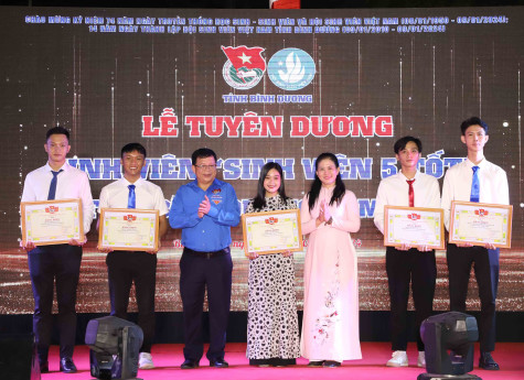 Họp mặt kỷ niệm 74 năm Ngày truyền thống học sinh, sinh viên (9-1)