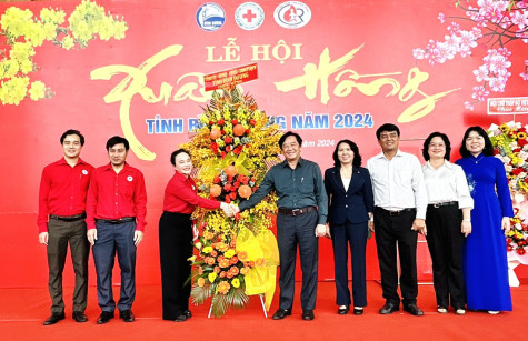 Lễ hội Xuân hồng năm 2024: Thu hút hơn 1.000 tình nguyện viên đăng ký tham gia hiến máu