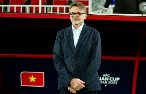 Người hâm mộ còn bao nhiêu niềm tin vào HLV Philippe Troussier?