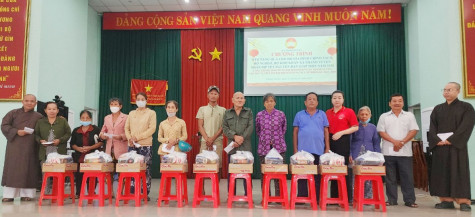 Xã Thanh Tuyền: Mang xuân đến sớm với gia đình chính sách, người khó khăn