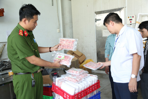 Ngăn chặn hàng giả, thực phẩm bẩn tuồn vào thị trường dịp tết: Phát hiện sớm, tránh gây hậu quả