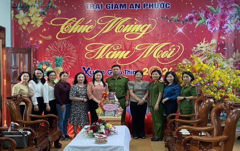 Hội Liên hiệp Phụ nữ tỉnh Bình Dương tặng quà tết tại Trại giam An Phước