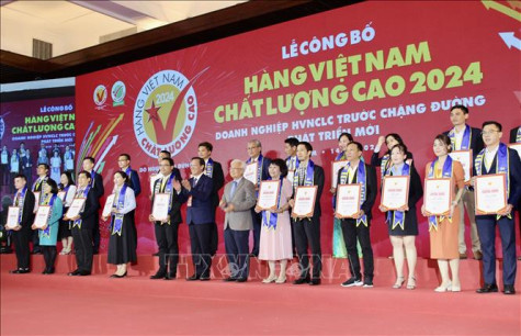 529 doanh nghiệp được trao Chứng nhận hàng Việt Nam chất lượng cao do người tiêu dùng bình chọn