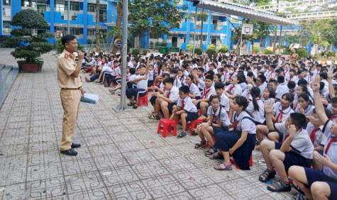 Công an TP.Thủ Dầu Một: Tuyên truyền về an toàn giao thông cho học sinh