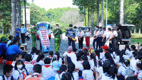 Cần chú trọng tư vấn tâm lý trong môi trường học đường