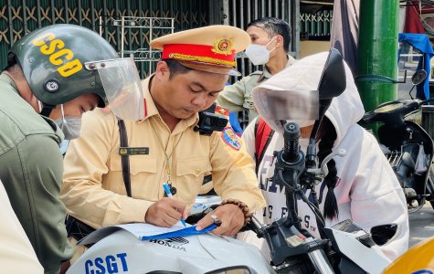 Công an TP.Dĩ An: Ra quân bảo đảm an toàn giao thông liên quan đến lứa tuổi học sinh