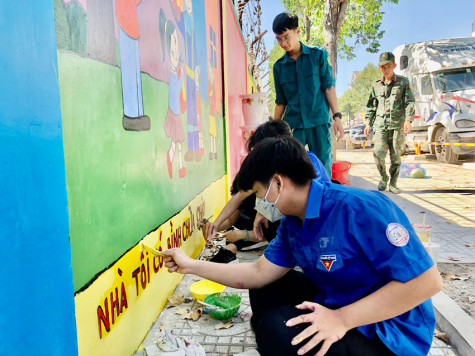 Xóa quảng cáo, rao vặt sai quy định: Khen thưởng người báo tin, xử phạt người vi phạm