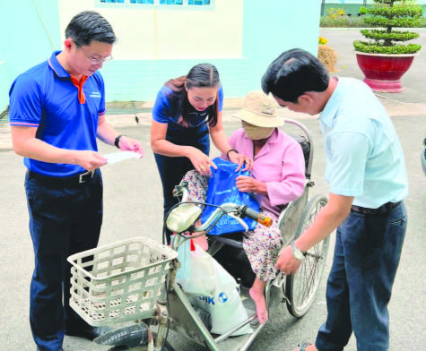 Đi đầu trong chi trả chính sách không dùng tiền mặt