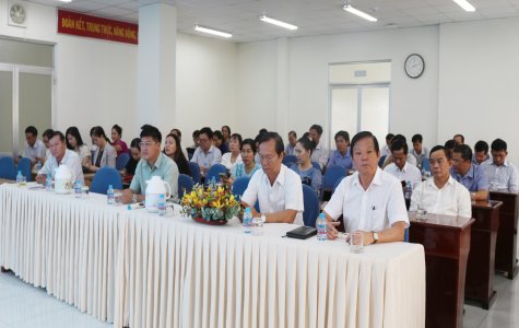 Gần 100 hội viên, nhà báo học tập chuyên đề vai trò báo chí trong thực hiện “Ý đảng hợp lòng dân”