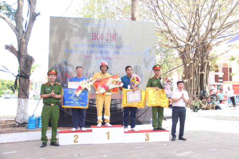 Hội thi nghiệp vụ chữa cháy và cứu nạn cứu hộ của các “Tổ liên gia an toàn PCCC” : Lan tỏa ý thức phòng ngừa cháy, nổ trong nhân dân