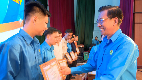 TP.Tân Uyên: Phát động Tháng Công nhân