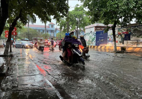 Thời tiết ngày 10-5: Vùng núi, trung du Bắc Bộ mưa to, cảnh báo lũ quét và sạt lở