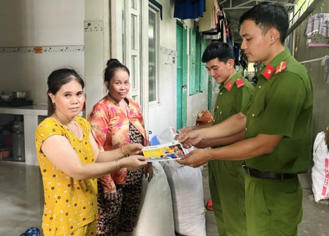 Ra quân tuyên truyền an toàn phòng cháy chữa tại các khu nhà trọ