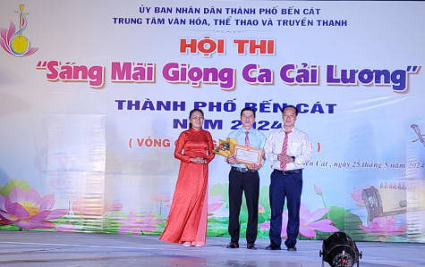 Chung kết hội thi “Sáng mãi giọng ca cải lương” TP.Bến Cát năm 2024: Trần Trọng Nghĩa đoạt giải nhất