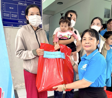 Hội LHPN Thuận An: “Triệu phần quà san sẻ yêu thương”