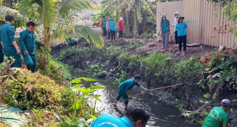 Giữ màu xanh cho những dòng kênh