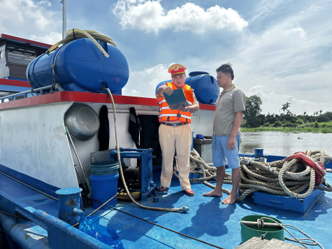 Bảo đảm an toàn giao thông đường thủy trong mùa mưa bão