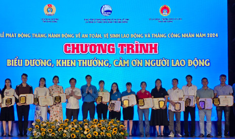 Đồng lòng, chung sức thi đua