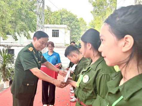 200 chiến sĩ nhí hoàn thành chương trình Học kỳ trong Quân đội