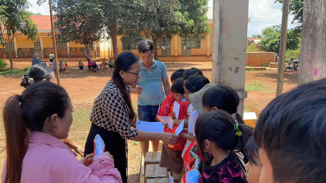 “Mang ánh sáng đến trẻ em vùng cao” tỉnh Gia Lai