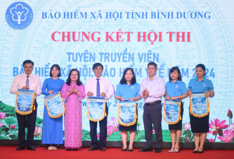 16 thí sinh tham dự vòng chung kết hội thi “Tuyên truyền viên bảo hiểm xã hội, bảo hiểm y tế” năm 2024