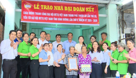 Phường Bình Chuẩn, TP.Thuận An: Trao nhà đại đoàn kết cho hộ nghèo