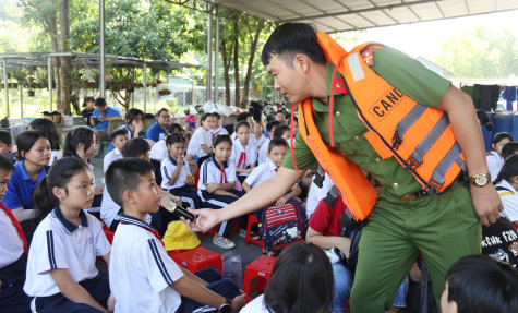 Tuyên truyền phòng, chống đuối nước cho học sinh