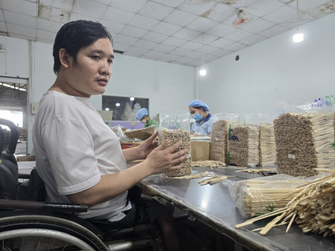 Tạo việc làm, chăm lo tốt đời sống người lao động khuyết tật