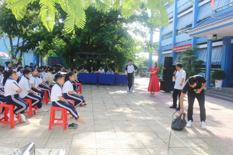 Chương trình văn nghệ tuyên truyền “Chung tay vì tương lai”: Nâng cao ý thức bảo vệ môi trường trong học sinh