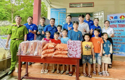 Tạo sân chơi bổ ích, môi trường lành mạnh cho con em công nhân