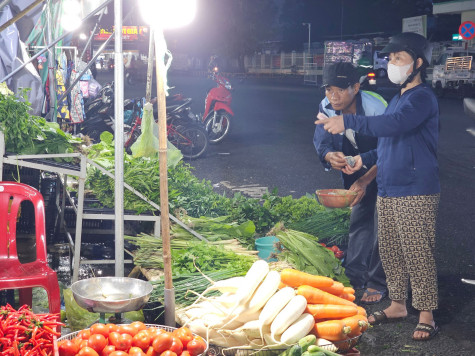 Chợ công nhân - Bức tranh muôn màu