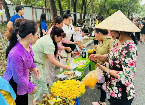 Tháng 7 về thăm Di tích Hố Lang