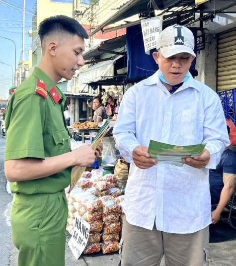 Giả mạo công an để lừa đảo chiếm đoạt tài sản