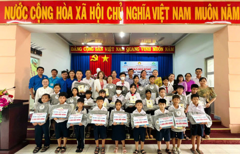 Hội Khuyến học Tp.Thuận An: Trao hơn 1,9 tỷ đồng trong công tác khuyến học, khuyến tài