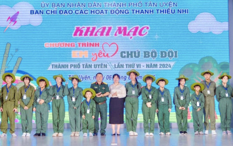 TP.Tân Uyên: Gần 130 thiếu nhi tham gia chương trình “Em yêu chú bộ đội”