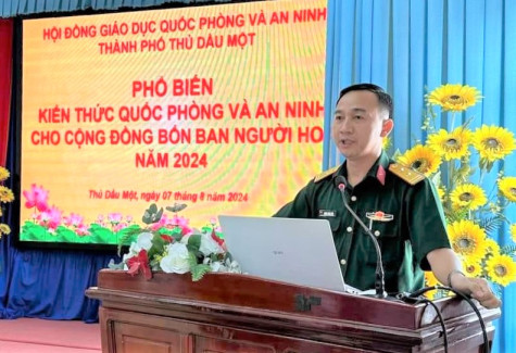 Phổ biến kiến thức quốc phòng và an ninh cho cộng đồng người Hoa