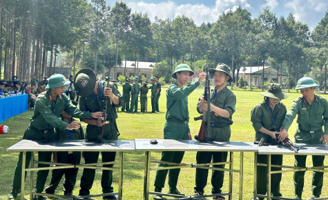 Huyện Phú Giáo: 180 học sinh tham gia chương trình “Em yêu chiến sĩ Quân đội nhân dân Việt Nam”