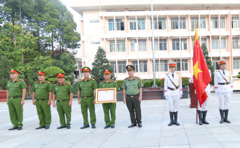 Phòng Cảnh sát hình sự Công an tỉnh: Từ thành tích triệt xóa đường dây mua bán trẻ sơ sinh đến huân chương chiến công