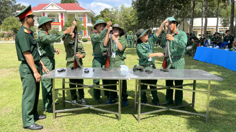 Huyện Phú Giáo: 177 học sinh tham gia chương trình “Em yêu chiến sĩ Quân đội nhân dân Việt Nam”