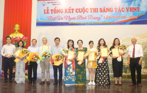 Trao giải Cuộc thi sáng tác văn học nghệ thuật "Đất và Người Bình Dương" lần thứ VIII năm 2024