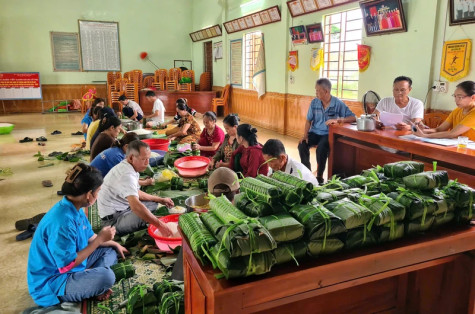 Chung tay, đồng lòng hướng về vùng bão lũ